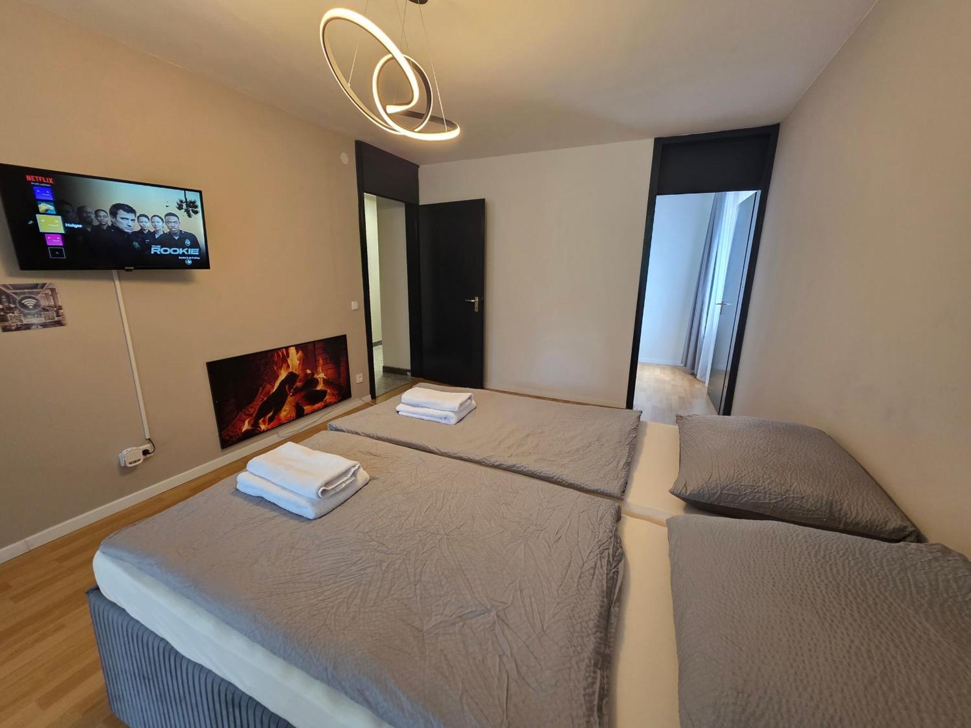 Hotel Im Natur Mit Eigene Kueche Bad Balkon Parkplatz Netflix Núremberg Habitación foto